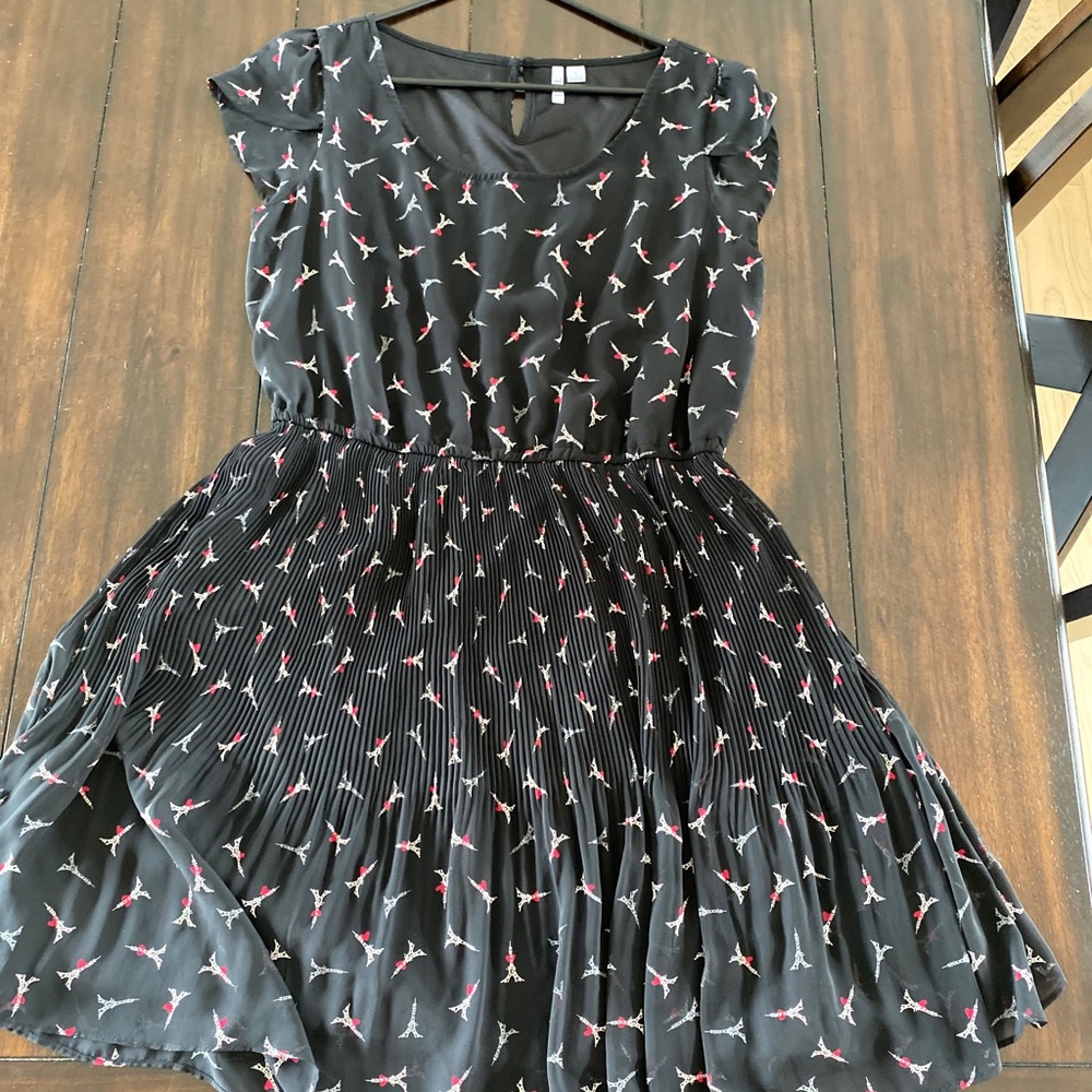 Flirty black dress with Paris Eiffel Tower Design